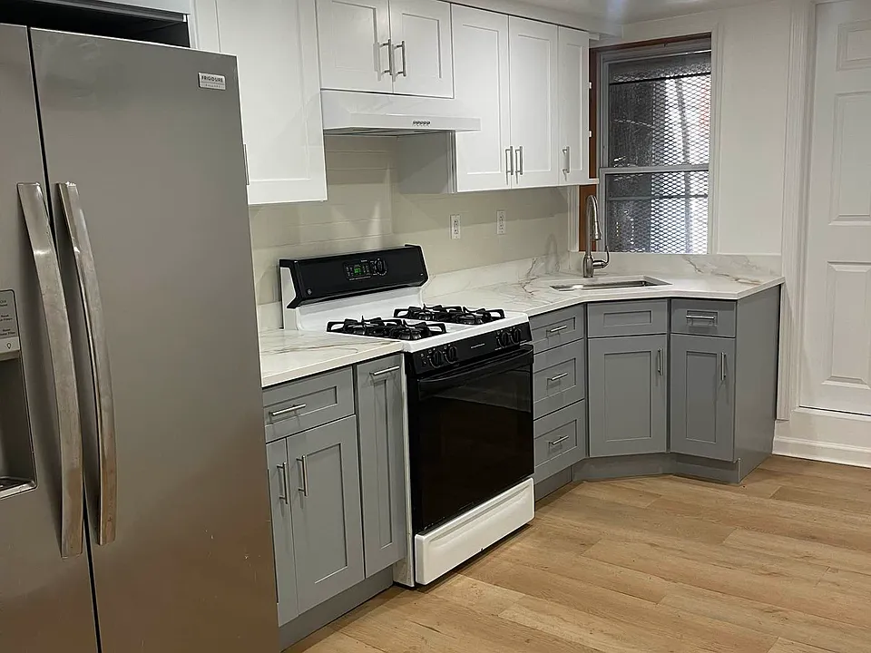 2322 Cambreleng Ave #1