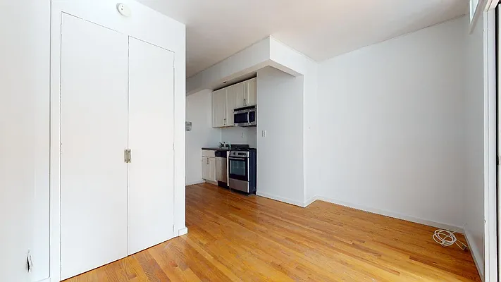 Rented by Bond New York | media 6