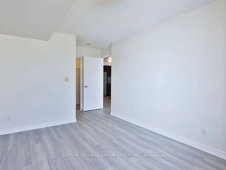 310 Burnhamthorpe Rd W #1602 — Photo 25