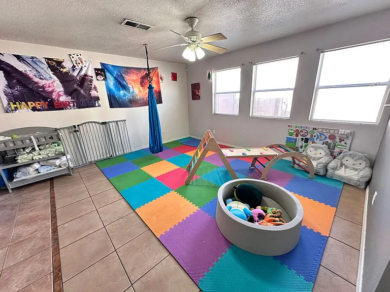 651 Vermilion Ct NW — Photo 5