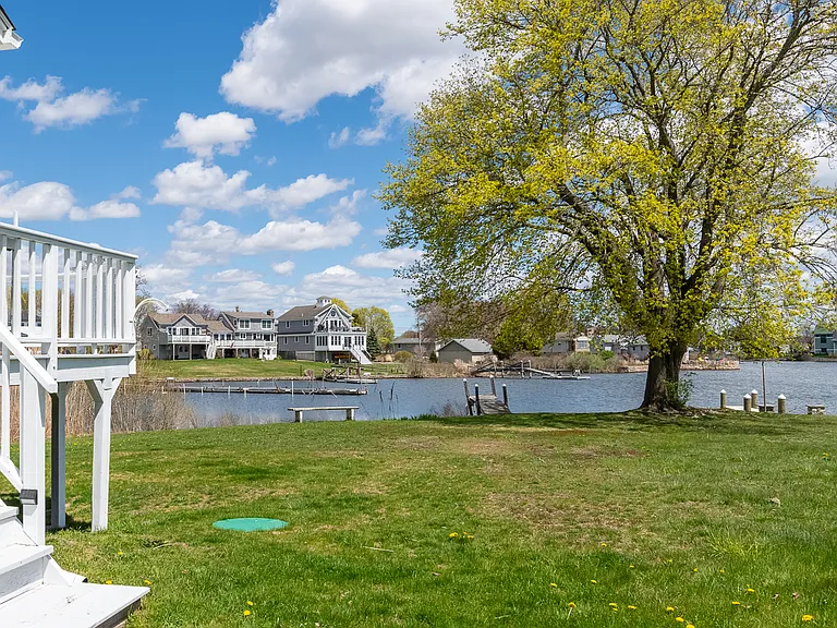 24 Shore Dr — Photo 27