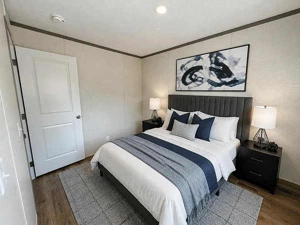 2 bed, 720 sqft, $1,200 — Photo 3