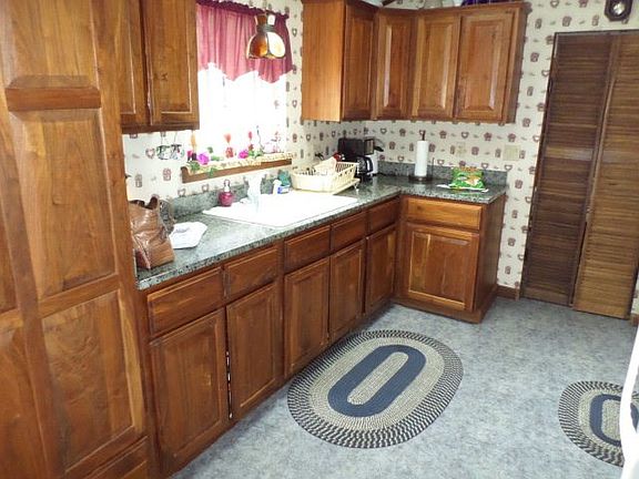 2nd image of 180 Coleman Ln