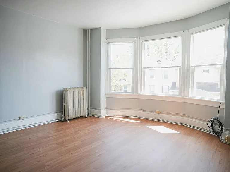 1055 Washington Street — Photo 4