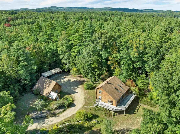 34 HOWARD Lane, Weare, NH 03281