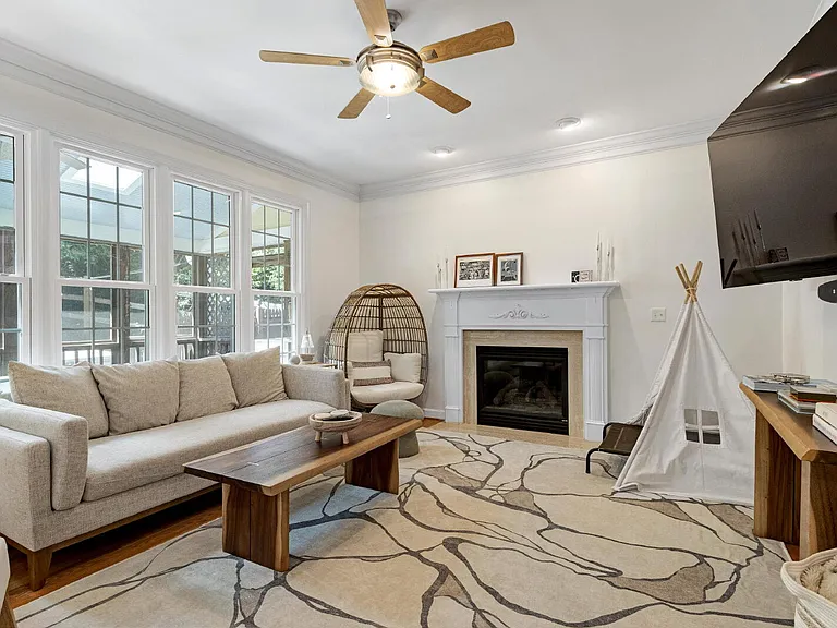 2711 Ashland Dr — Photo 11