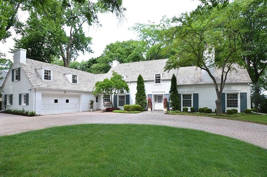 2nd image of 4720 N Lake Dr