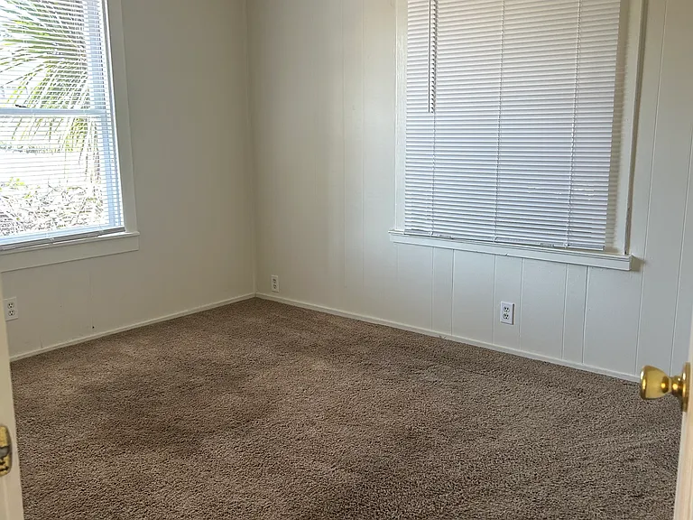 456 Springs Rd — Photo 6