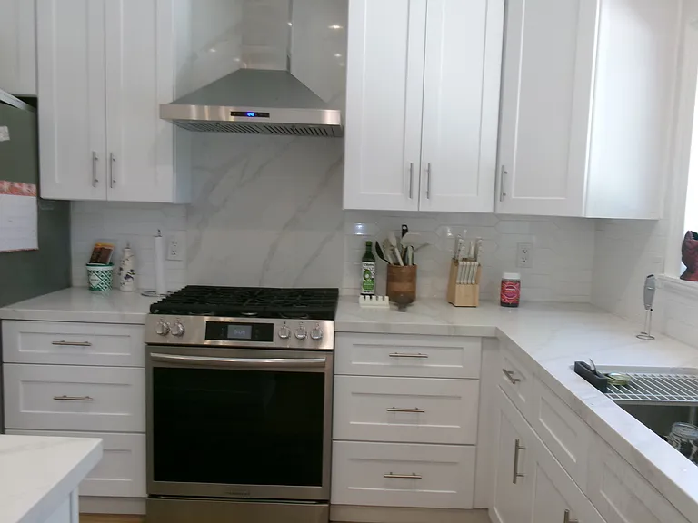 2202 Scenic Park St — Photo 9