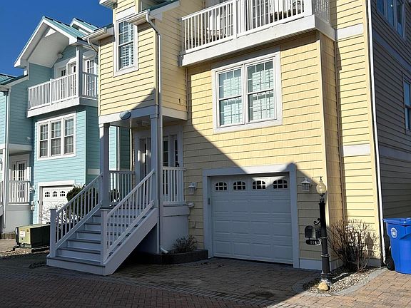 2nd image of 814 Bay Club Lane W #2