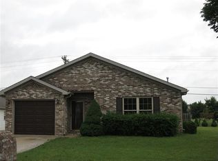 141 Woodview Dr, Nicholasville, KY 40356