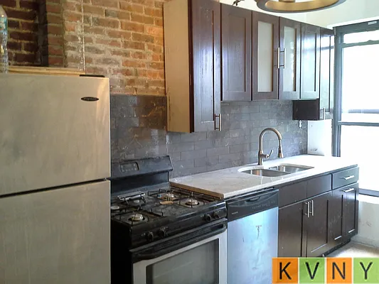 Rented by KVNY Soho | media 17