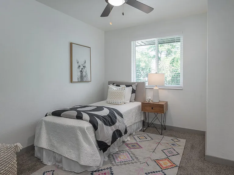 The Katmai Apartments — Photo 15
