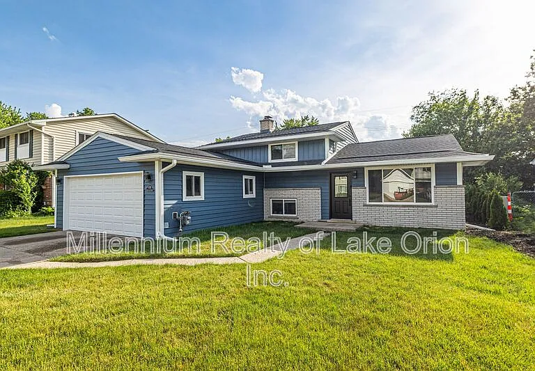676 Sheffield Rd — Photo 1