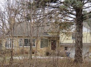 1995 Prosperity Rd N, Maplewood, MN 55109