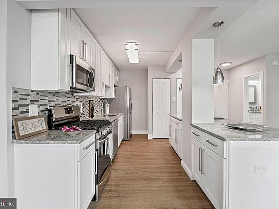 4th image of 4515 Willard Ave APT 1714S