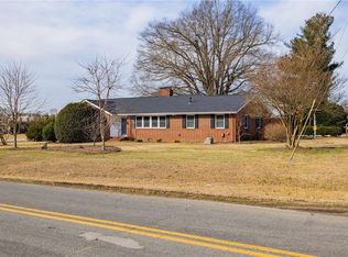 4102 Riverdale Rd, Greensboro, NC 27406