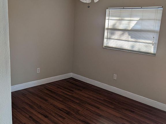 4th image of 707 Ariana St APT D
