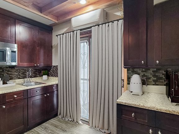 4th image of 218 E 125th St APT 1