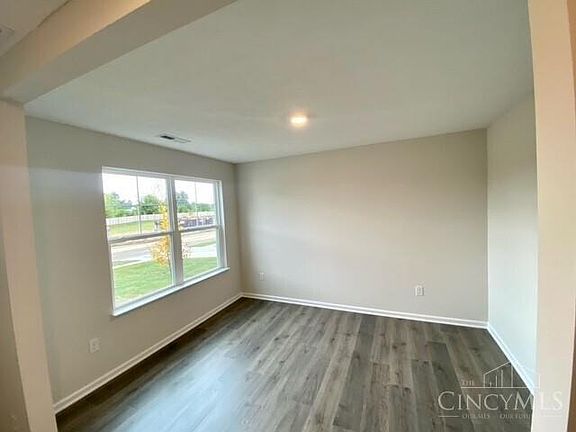 3rd image of 133 Ashburn Way