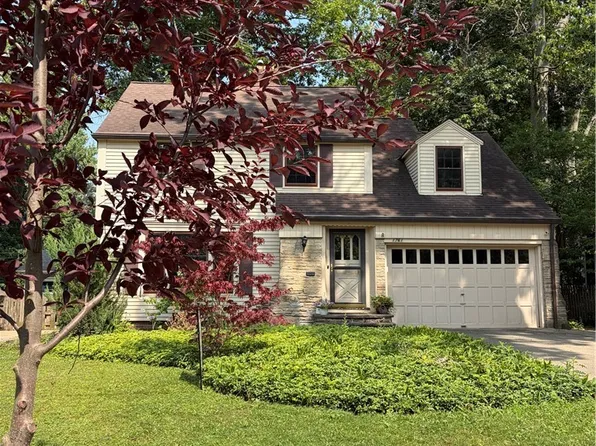 1761 Oakmount Rd, South Euclid, OH 44121