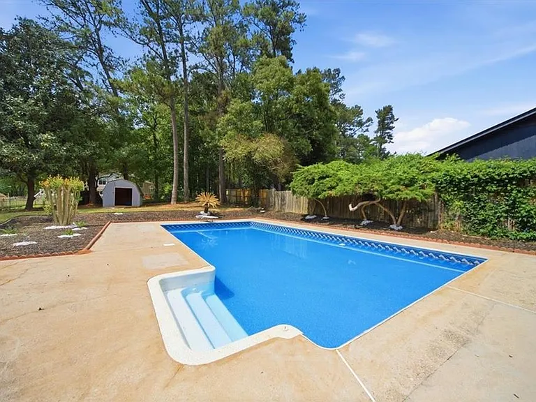 1073 Grayson Pkwy — Photo 35