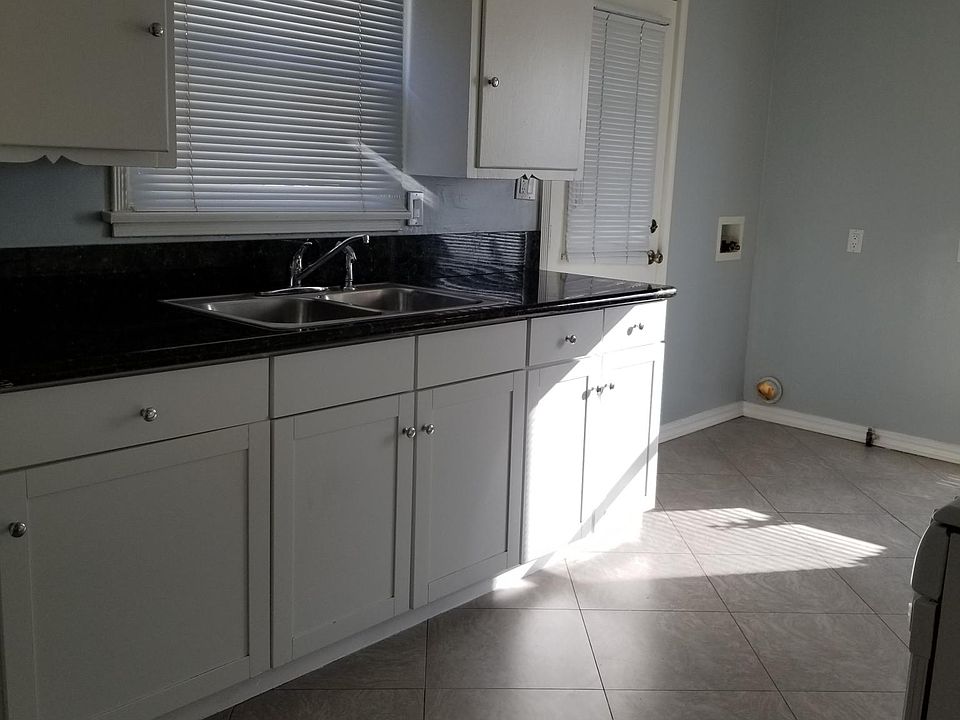 2nd image of 10406 Eldora Ave