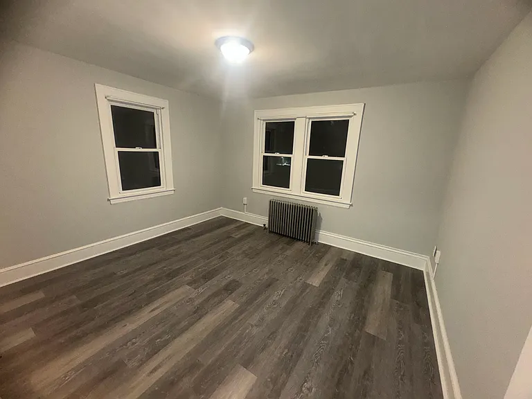 35 Rapallo Ave #2W — Photo 7