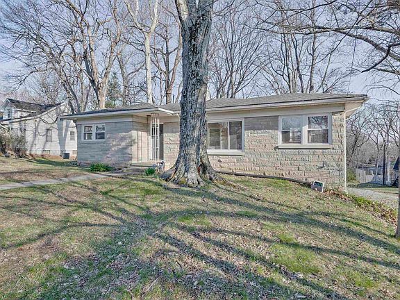 3rd image of 5910 Newburgh Rd