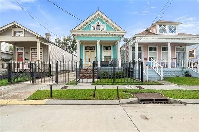 1st image of 3012 Palmyra St