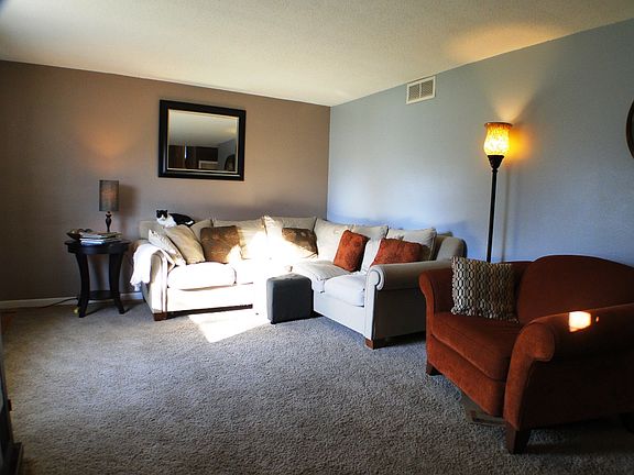 5th image of 1013 Hunziker Dr
