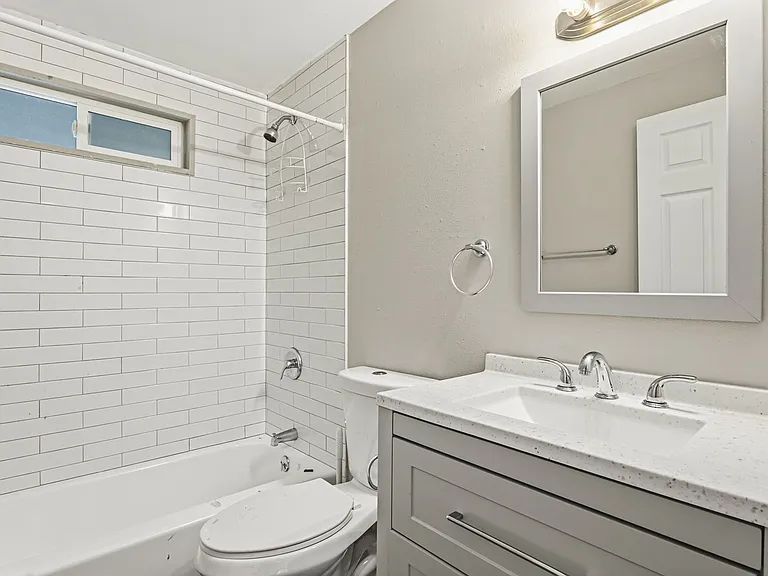 11212 Sheridan Ave S #A — Photo 13