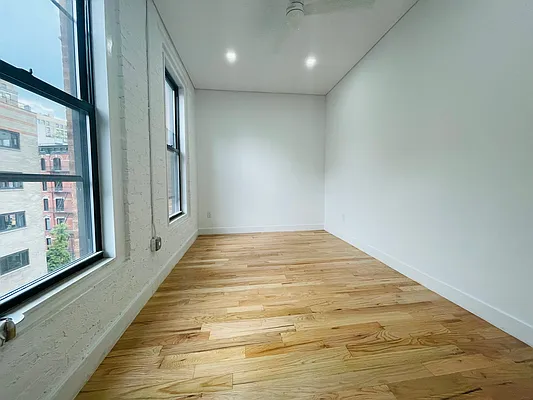 Rented by REAL New York | media 17