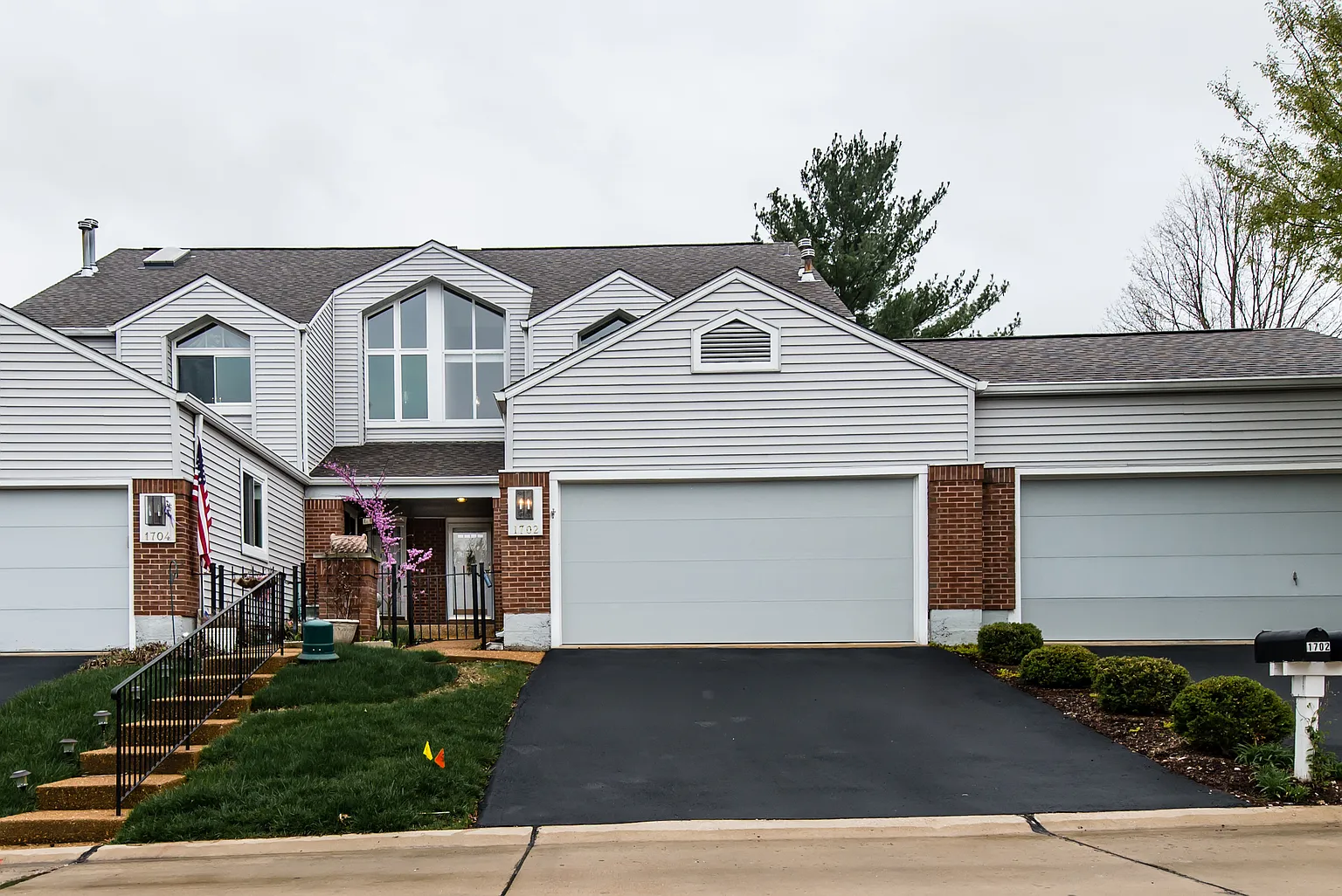 1702 Ridgeview Circle Dr photo 1