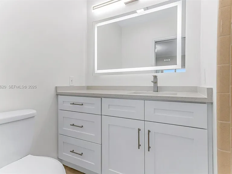 331 SW 8th St #3F — Photo 19