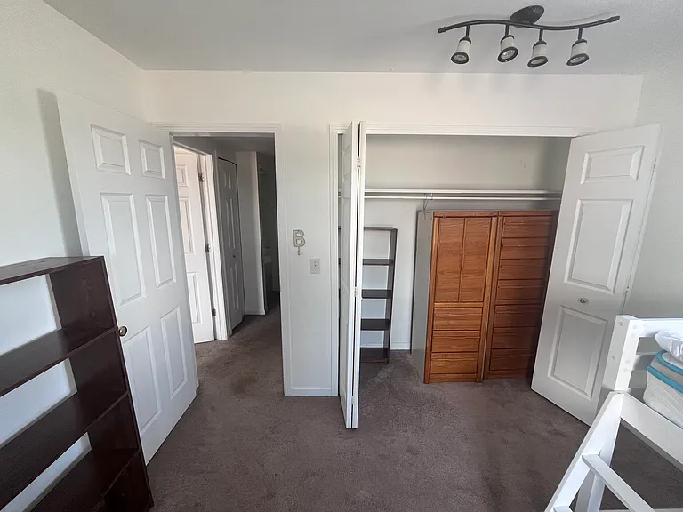 311 W Highland Rd #T16 — Photo 24