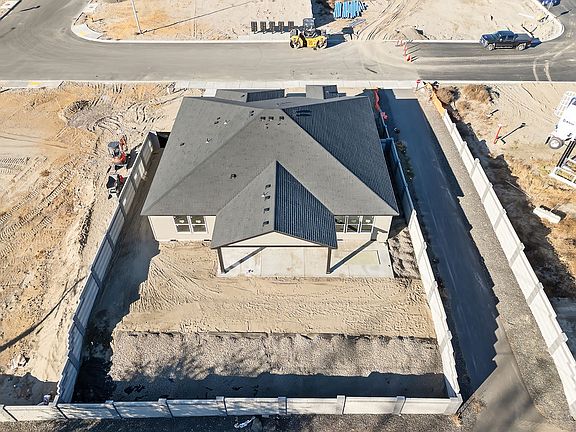 3rd image of 502 Tatoosh Ave