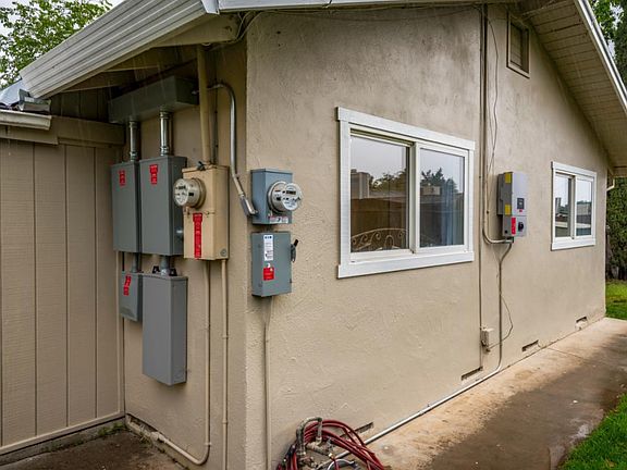 3rd image of 6527 Westbrook Dr
