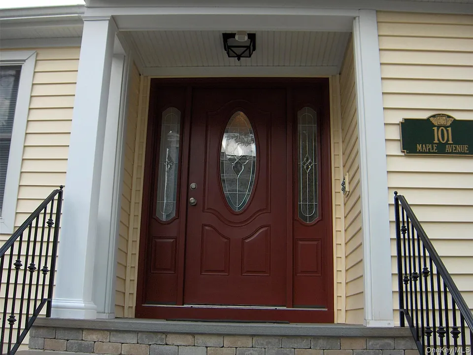 101 Maple Ave