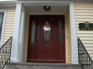 101 Maple Ave, Sea Cliff, NY 11579