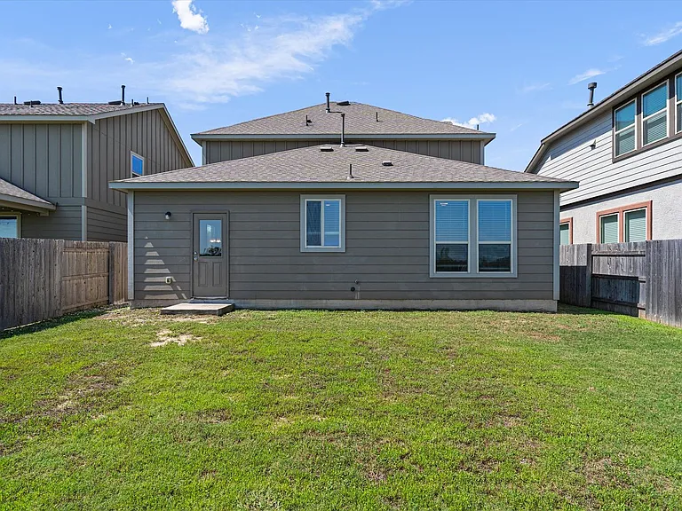 146 Russet Trl — Photo 34