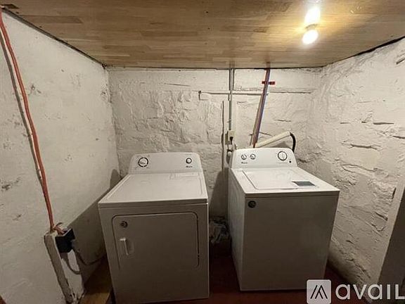 4th image of 301 N Church St Unit B