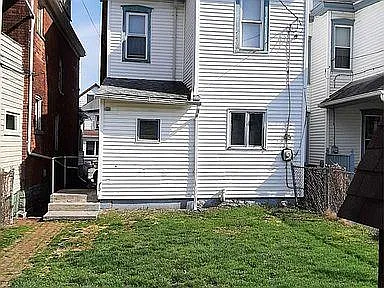 Building Photo - 2624 W Chestnut Ave