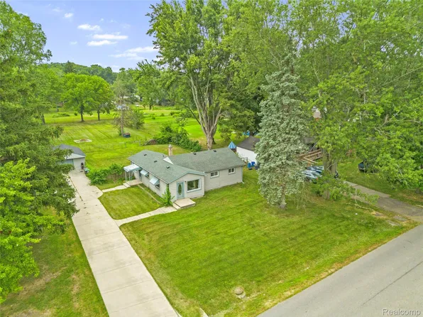 22961 Koths St, Taylor, MI 48180