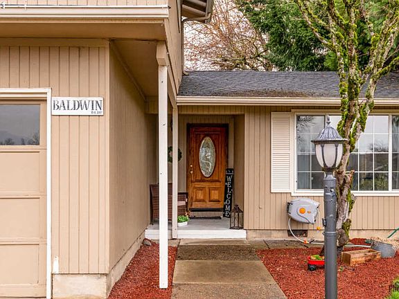 3rd image of 1041 Quince Dr