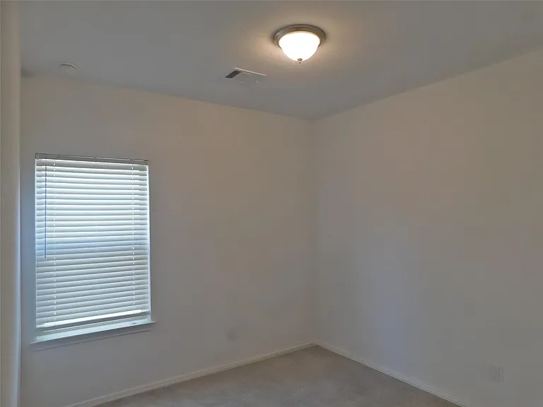 16658 Moss Ln — Photo 22