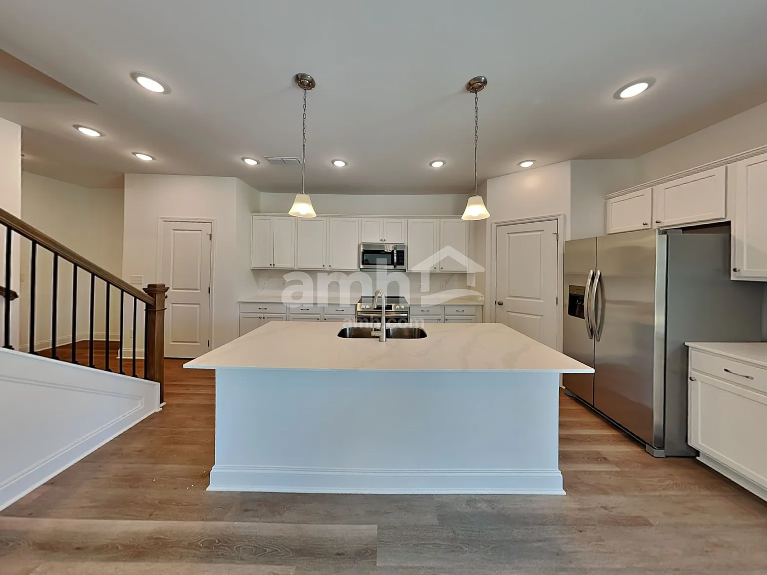 5 bed, 3.0 bath, 2513 sqft, $3,205 — Photo 4