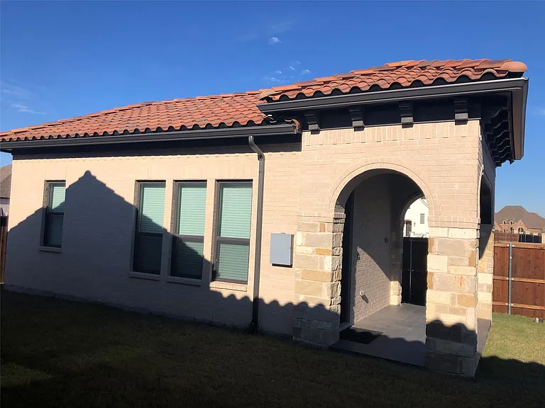 1305 Black Walnut Ln #2-L — Photo 10