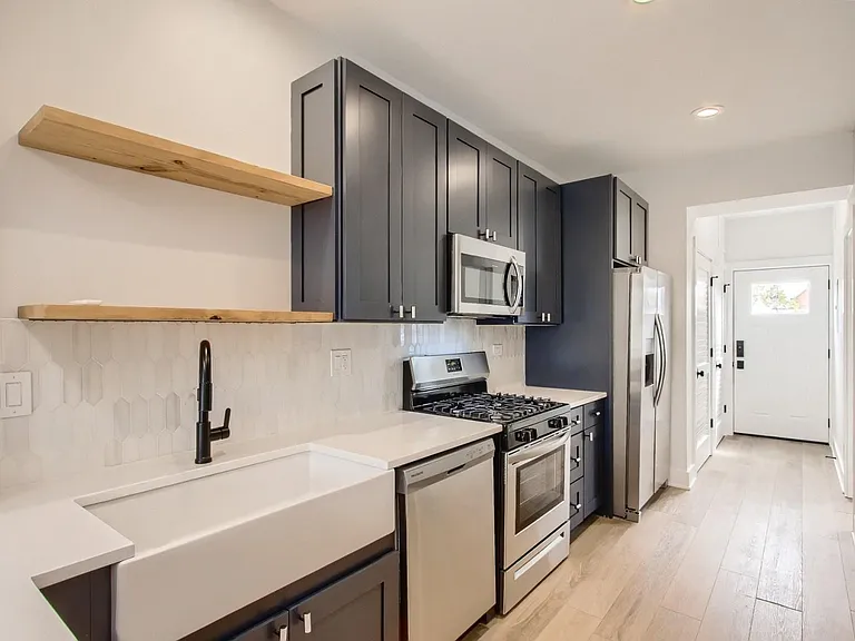 2715 N Lawndale Ave #1 — Photo 3
