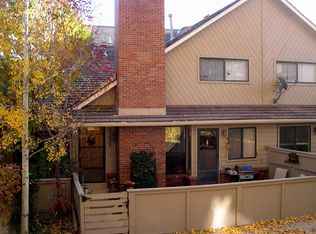 3133 E Long Cir S, Centennial, CO 80122